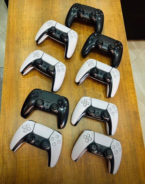 PS5 DualSense Controller - White